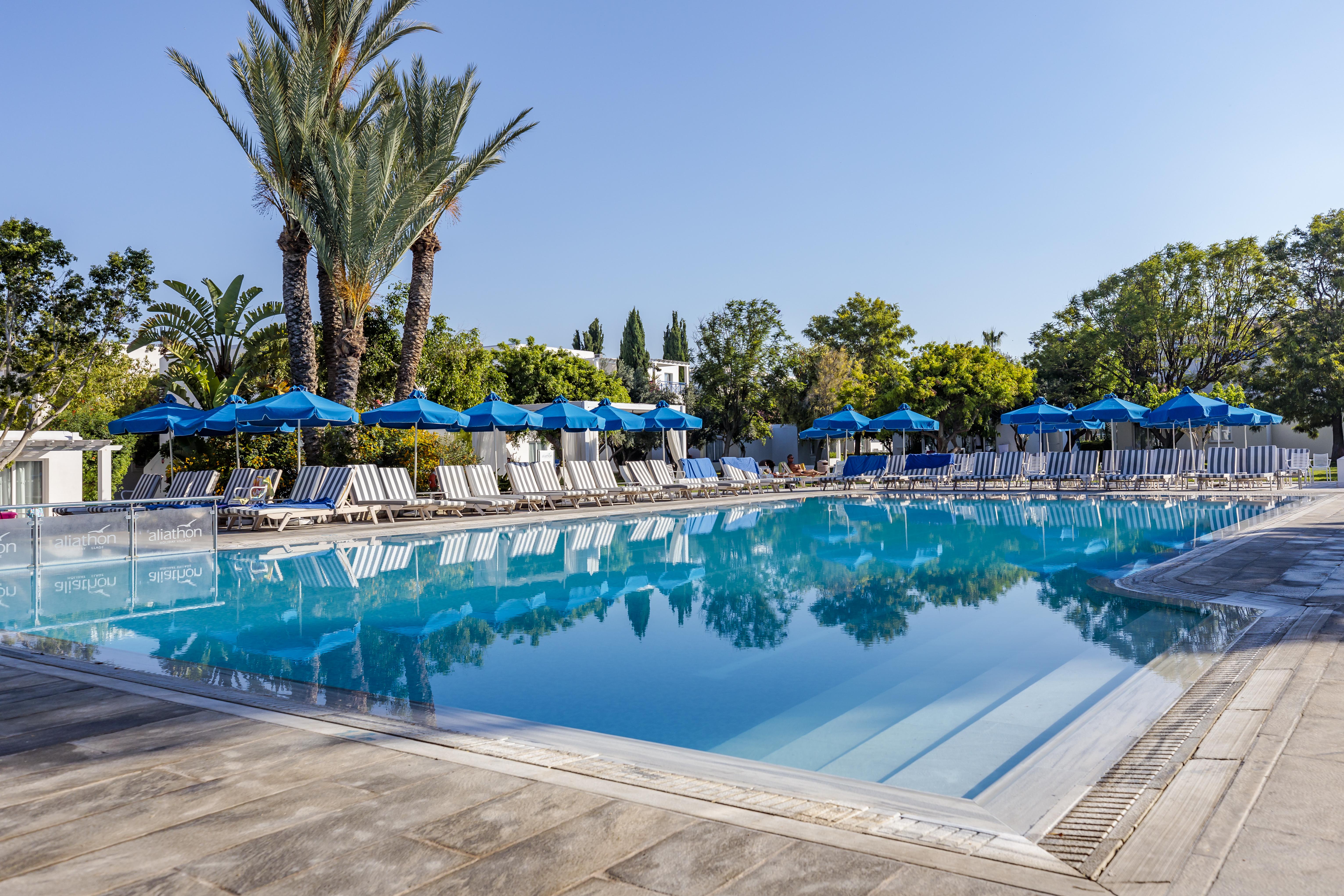 Aliathon Aegean Hotel Пафос Екстериор снимка